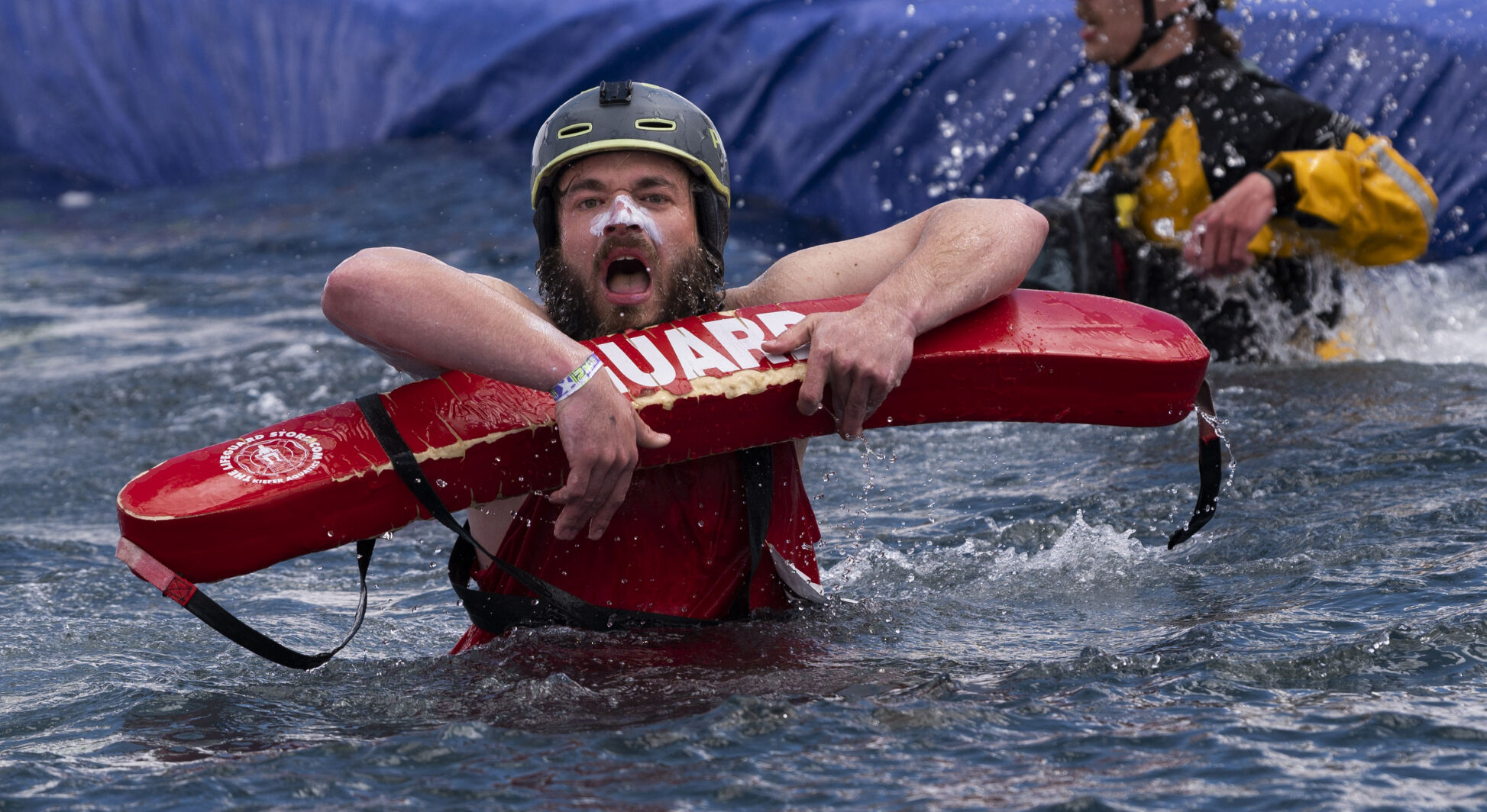 04_02_22 pond skim01176.jpg